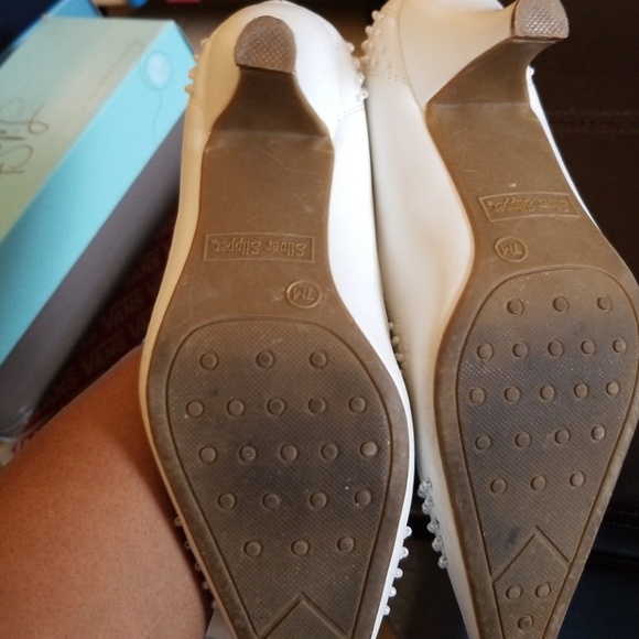 Heels - Picture 3 of 3